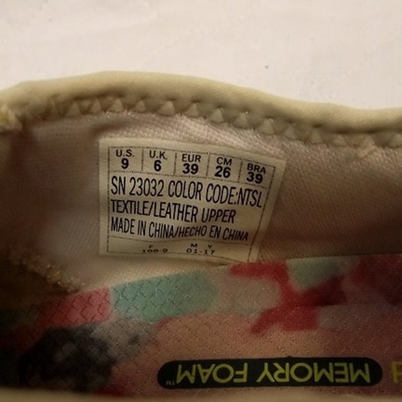 SKECHERS Relaxed Fit Breathe Easy Women's Sz 9 Nat - Picture 6 of 8